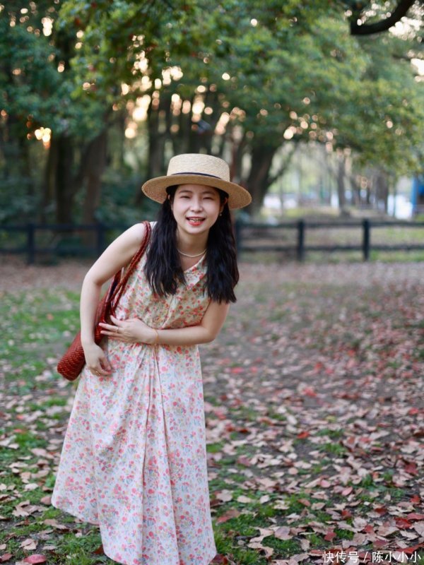 瑞和网  夏日油画感穿搭｜小个子必须拥有的连衣裙